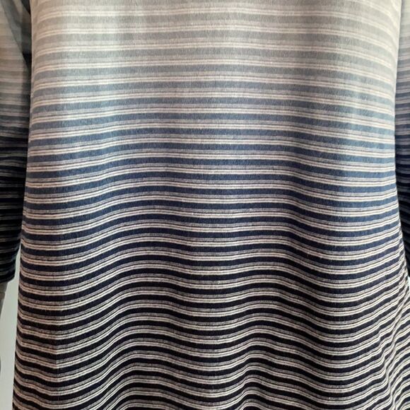 J Jill Ombré Blue Tunic 3/4 Sleeve Pullover - Picture 2 of 6